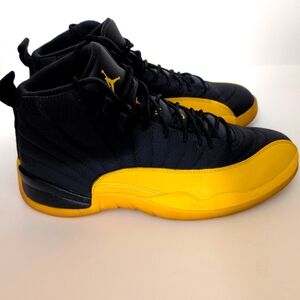 Nike Air Jordan 12 University Gold Black Size 10.5US  Mens